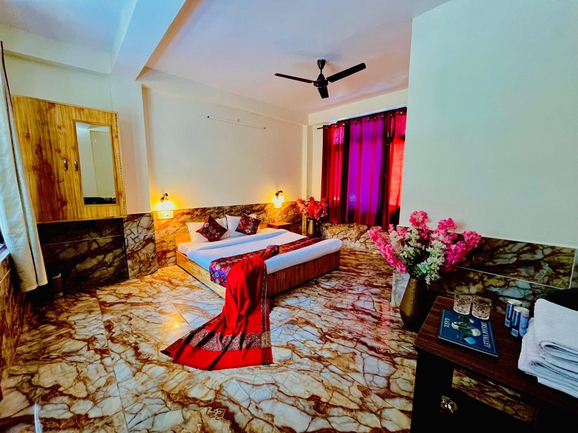 Hotel Dream Valley Kasol #Near Mall Road #River View #Parking #Gaming Zone #Open Terrace #Restaurant Kültér fotó